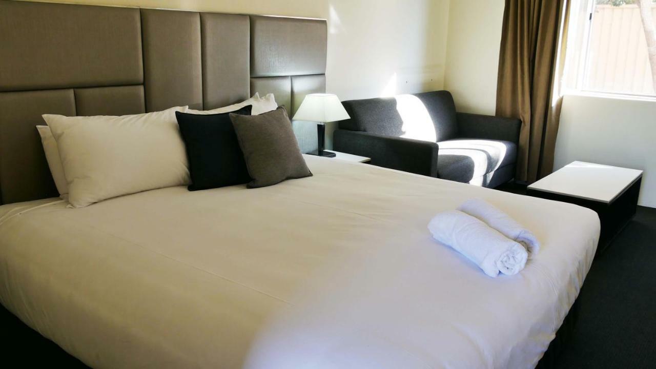 Country Capital Motel แทมเวิร์ธ ภายนอก รูปภาพ