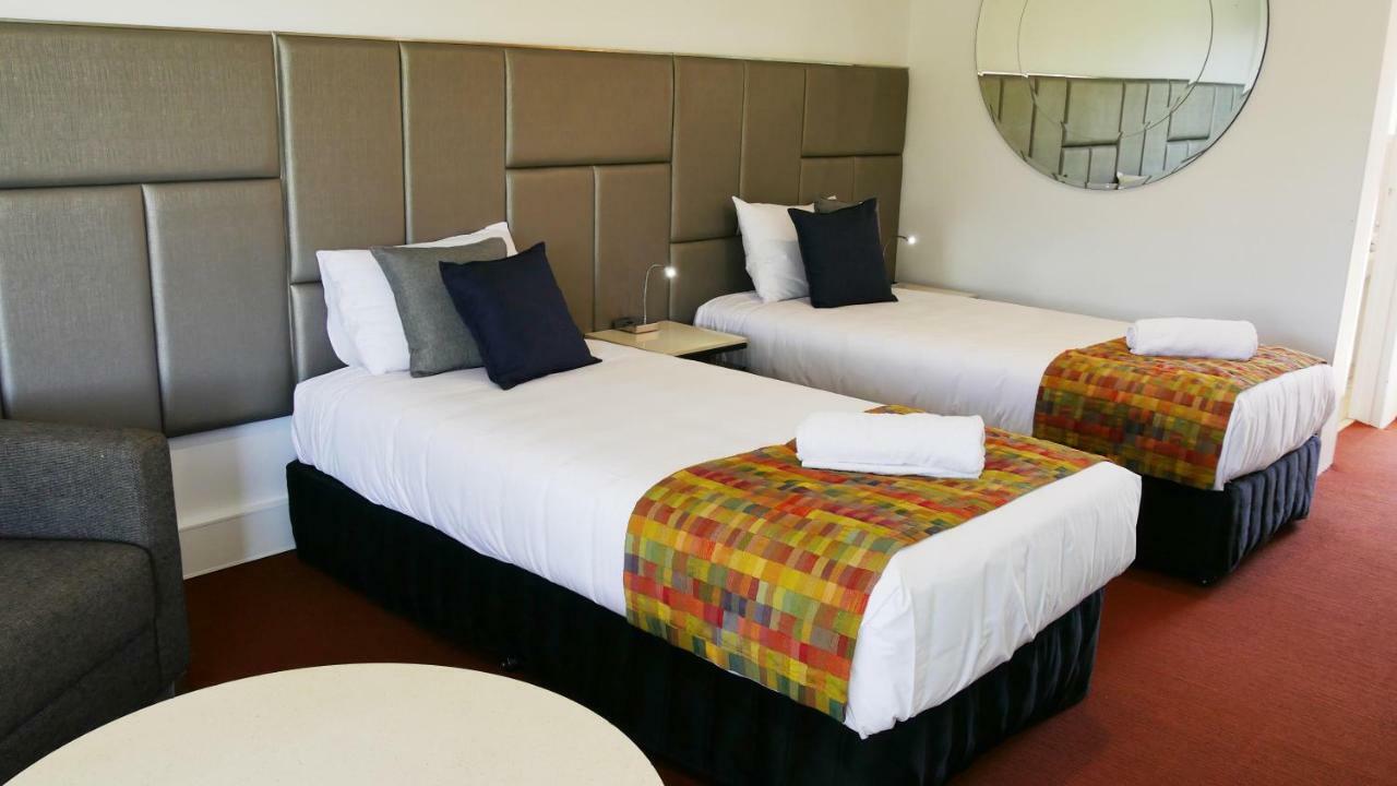 Country Capital Motel แทมเวิร์ธ ภายนอก รูปภาพ