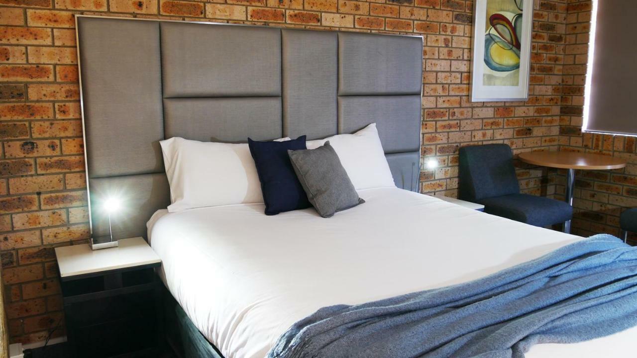 Country Capital Motel แทมเวิร์ธ ภายนอก รูปภาพ
