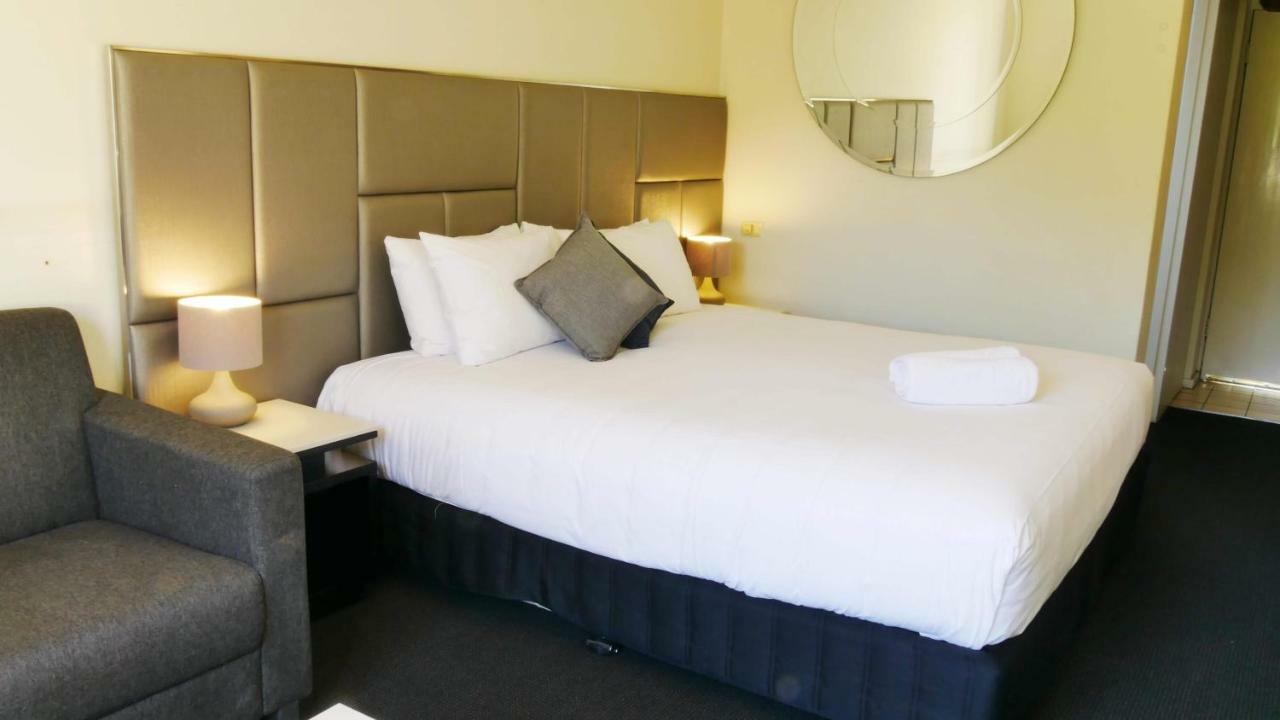 Country Capital Motel แทมเวิร์ธ ภายนอก รูปภาพ