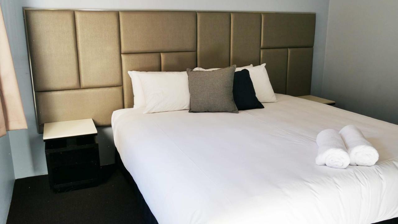 Country Capital Motel แทมเวิร์ธ ภายนอก รูปภาพ